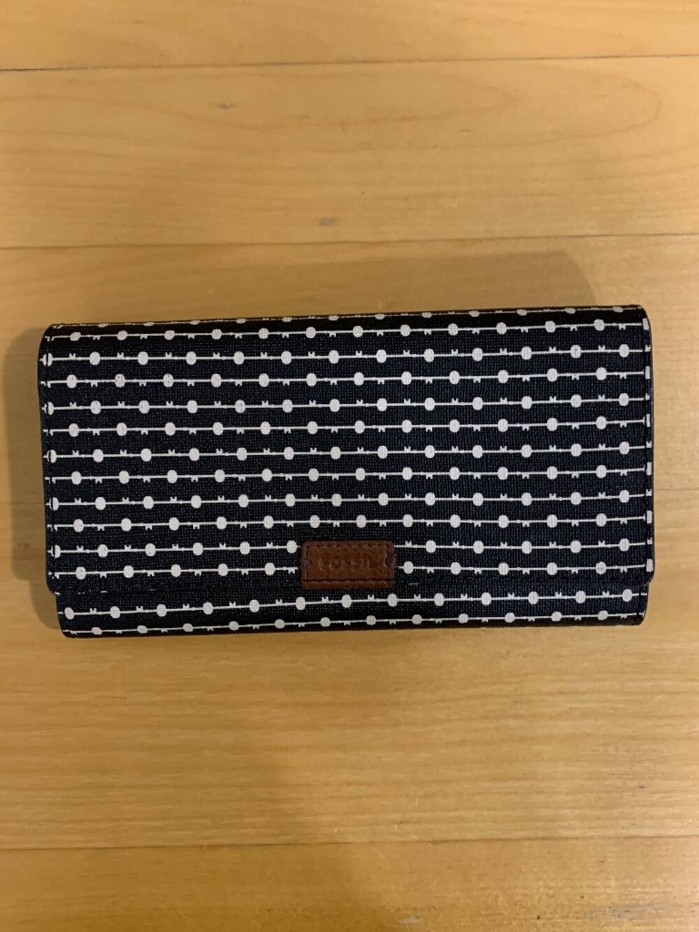 NEW women Fossil Emma Flap Black striped - tri-fold RFID wallet